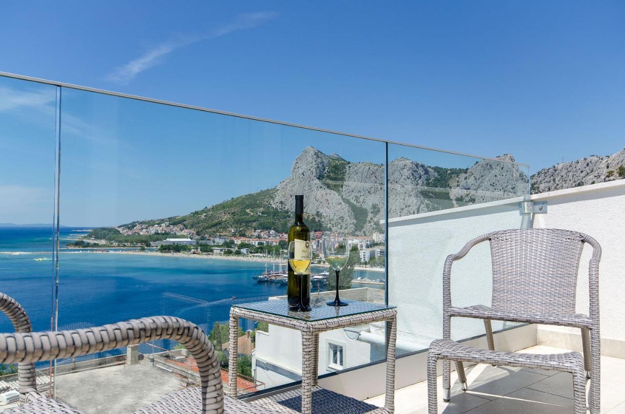 Apartment Sreta Omiš Exteriör bild