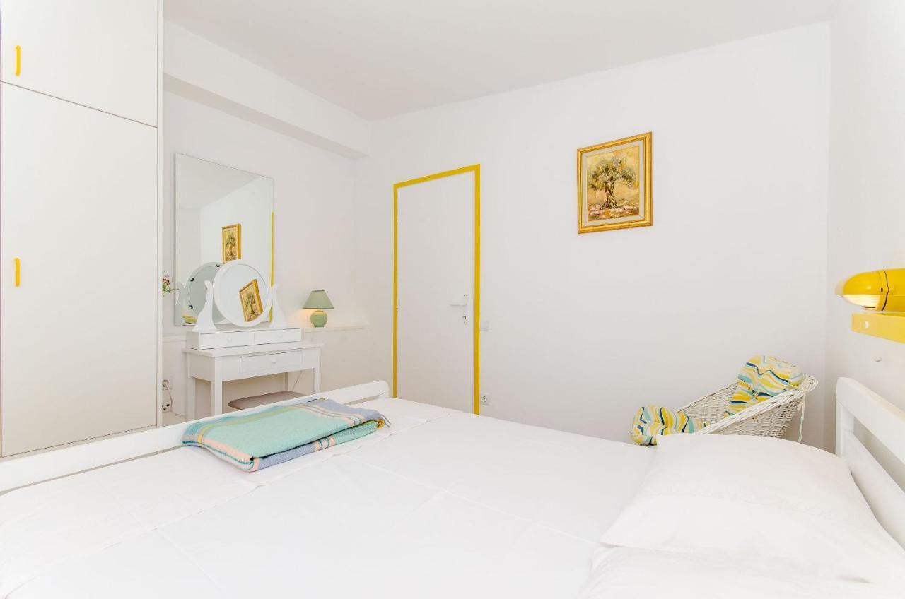 Apartment Sreta Omiš Exteriör bild