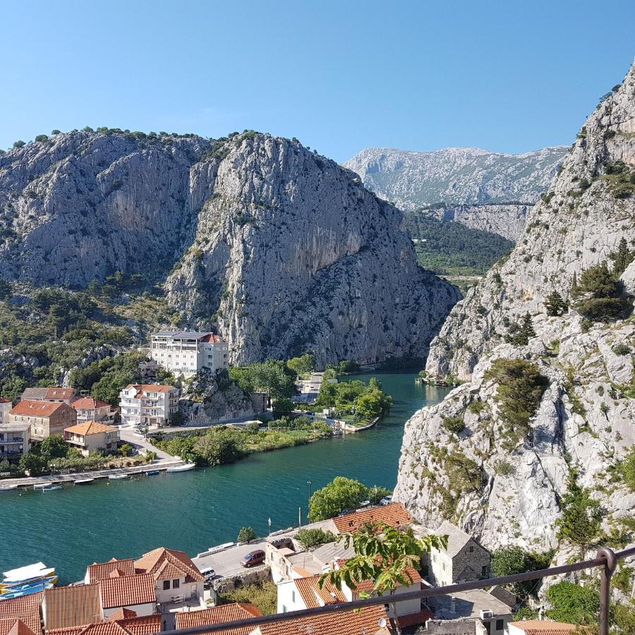 Apartment Sreta Omiš Exteriör bild