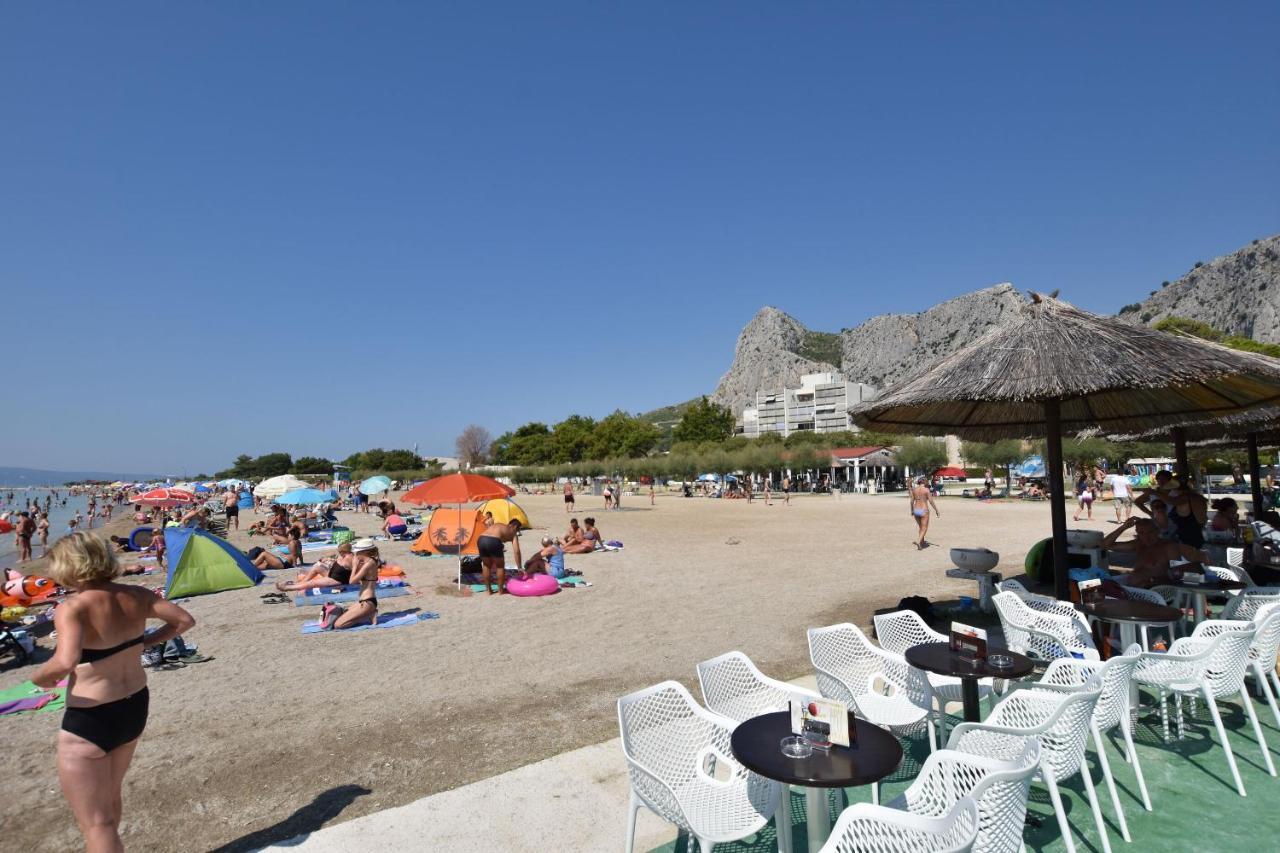 Apartment Sreta Omiš Exteriör bild