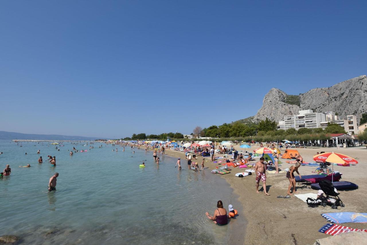 Apartment Sreta Omiš Exteriör bild