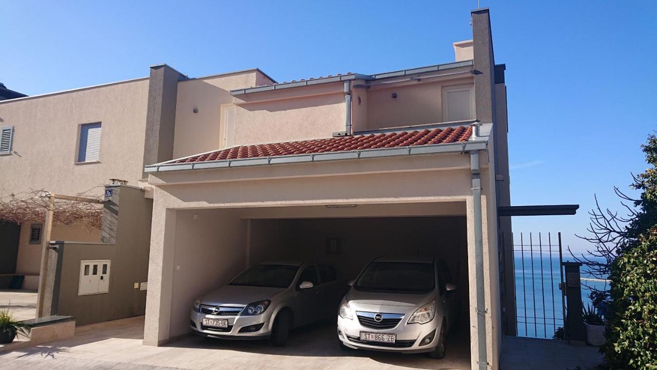 Apartment Sreta Omiš Exteriör bild
