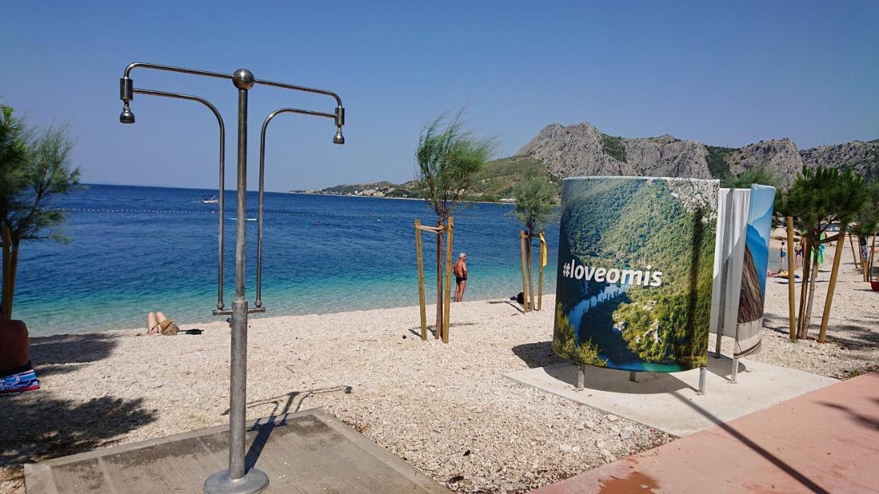 Apartment Sreta Omiš Exteriör bild