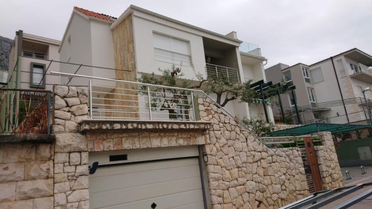 Apartment Sreta Omiš Exteriör bild
